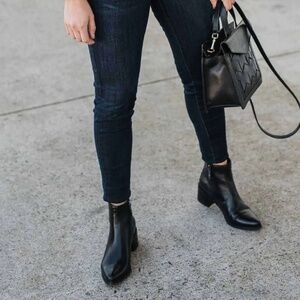 Black Leather Beautiful Blondo Sullivan Waterproof Bootie 8.5